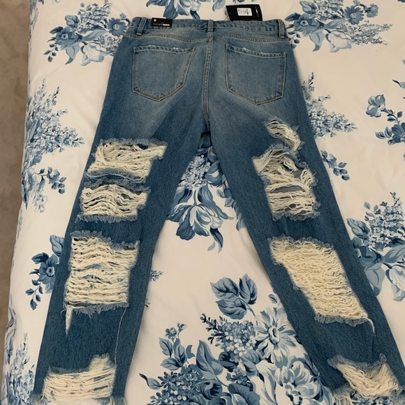 Fashion Nova Boyfriend Jeans (size 9) - Picture 3 of 3